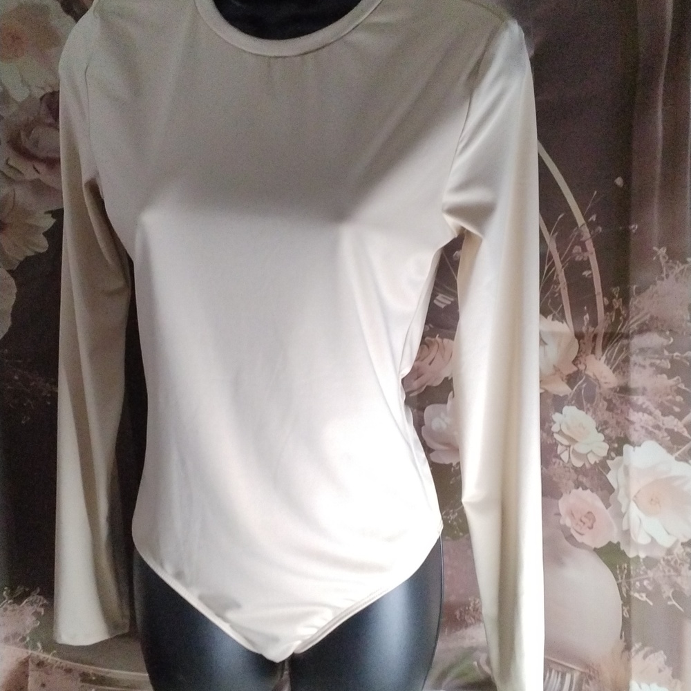 WOMANS BEIGE BODY SUIT NWT